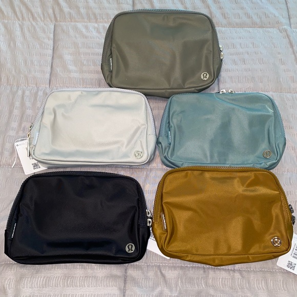 lululemon athletica Handbags - Lululemon Everywhere Belt Bags LARGE size